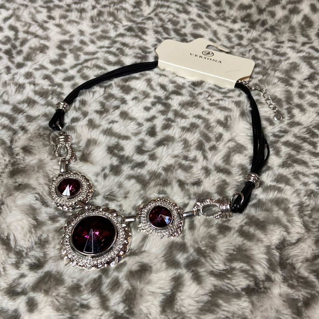 Versona Femme Fatale Necklace 12$
